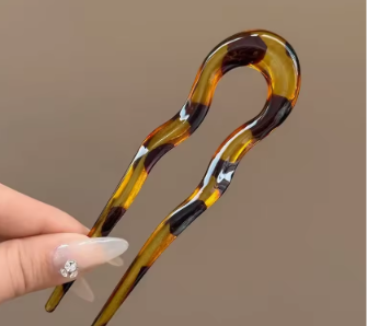 French-style U-sheped hairpins